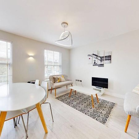 Stylish 2Bed2Bath Flat 4Min From Tube Station Villa Londra Dış mekan fotoğraf