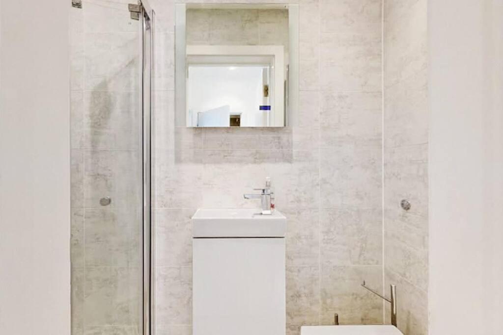 Stylish 2Bed2Bath Flat 4Min From Tube Station Villa Londra Dış mekan fotoğraf